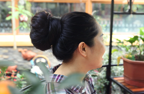 Gặp[-]lại[-]người[-]phụ[-]nữ[-]có[-]mái[-]tóc[-]dài[-]nhất[-]Việt[-]Nam